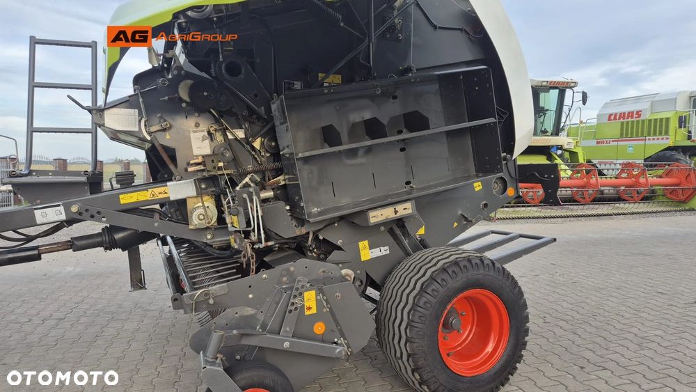 Claas VARIANT 380 RF - 11