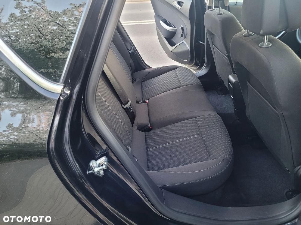 Opel Astra 1.6 Turbo Edition - 26