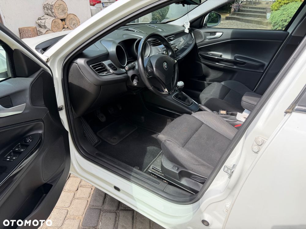 Alfa Romeo Giulietta 1.6 JTDM Distinctive - 4