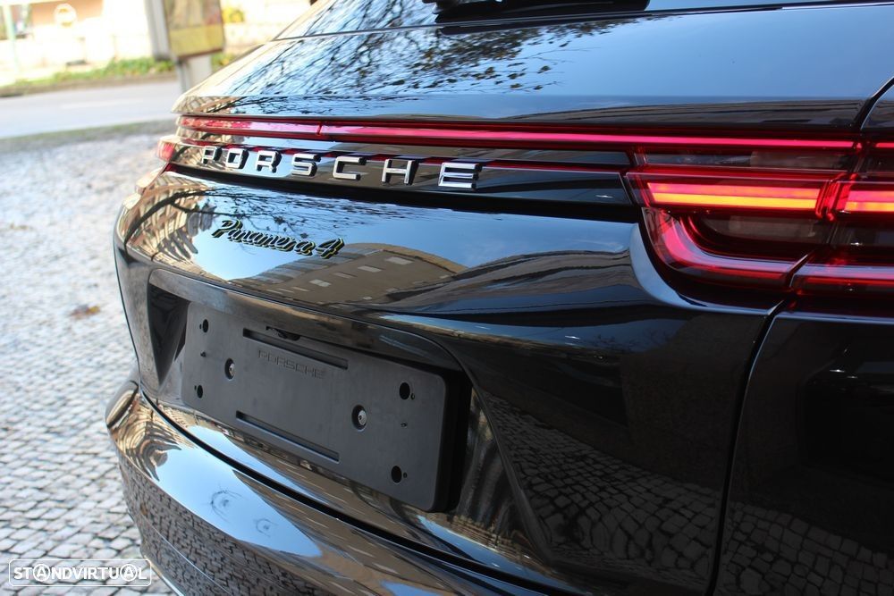 Porsche Panamera Sport Turismo 4 E-Hybrid - 13