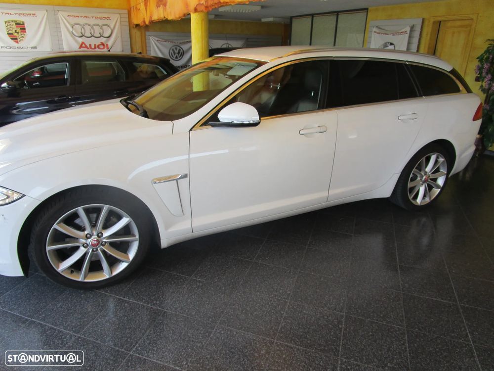 Jaguar XF Sportbrake 2.2 D R-Sport - 4