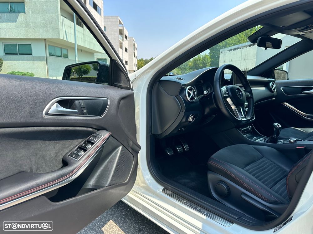 Mercedes-Benz A 180 d AMG Line - 19