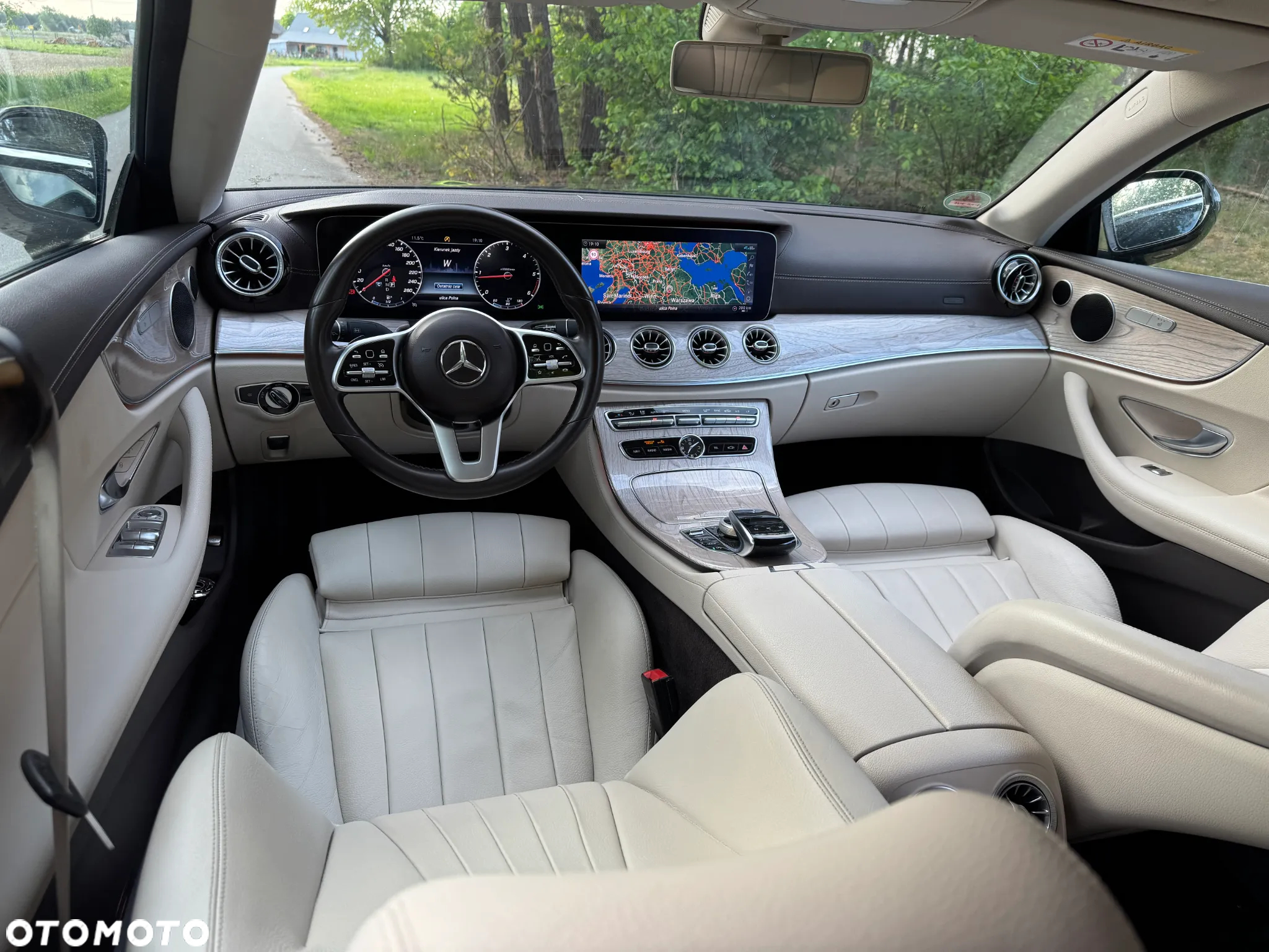 Mercedes-Benz Klasa E 220 d Coupe 9G-TRONIC - 16