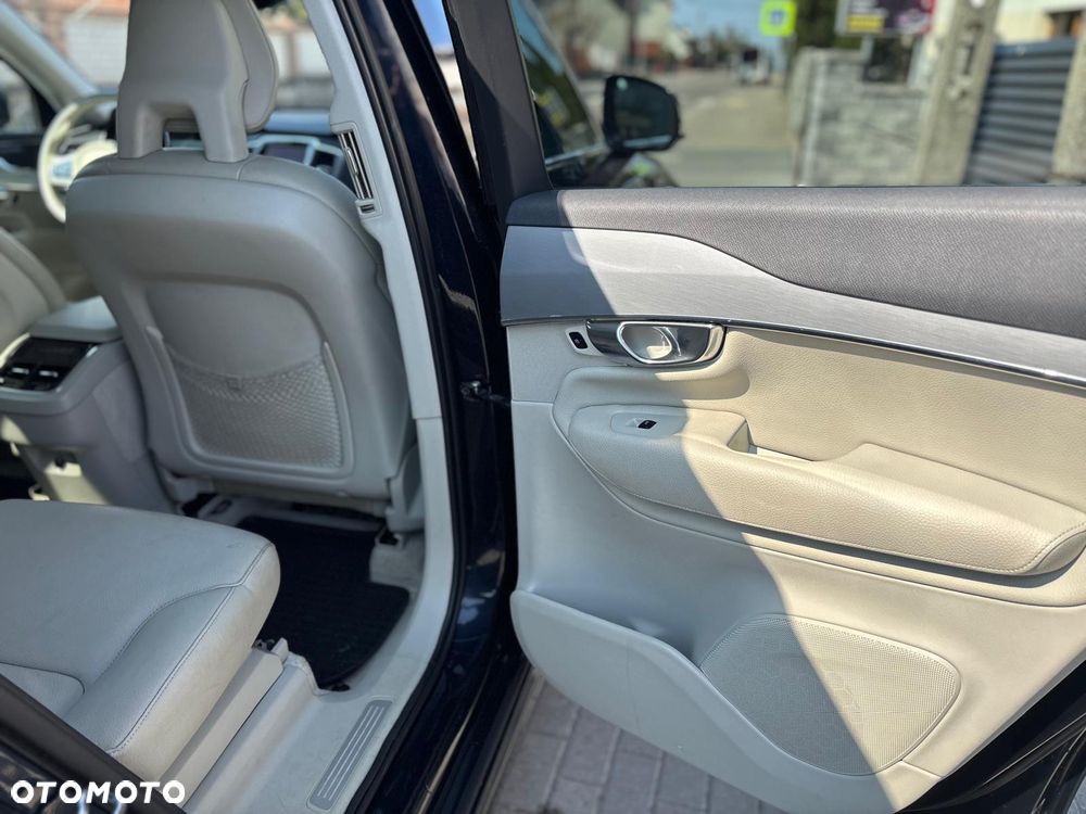 Volvo XC 90 T6 AWD Momentum 7os - 39