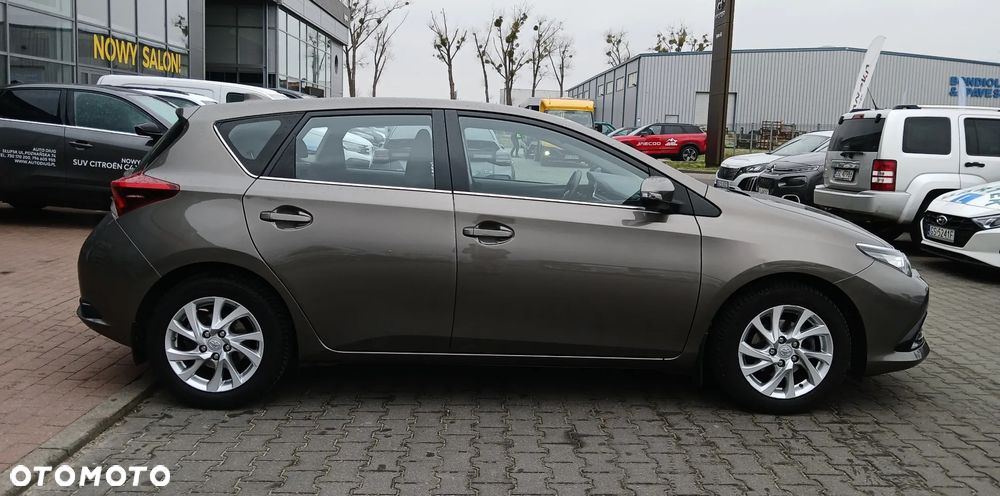Toyota Auris 1.6 Premium MS - 6