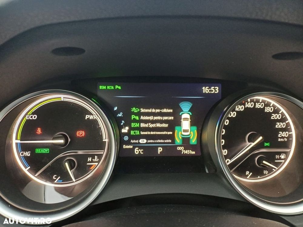 Toyota Camry - 17