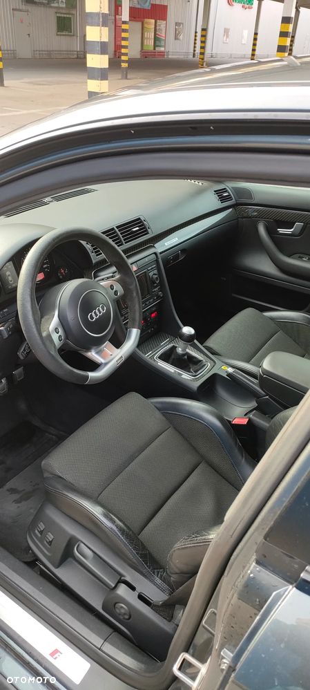 Audi RS4 Limousine - 8