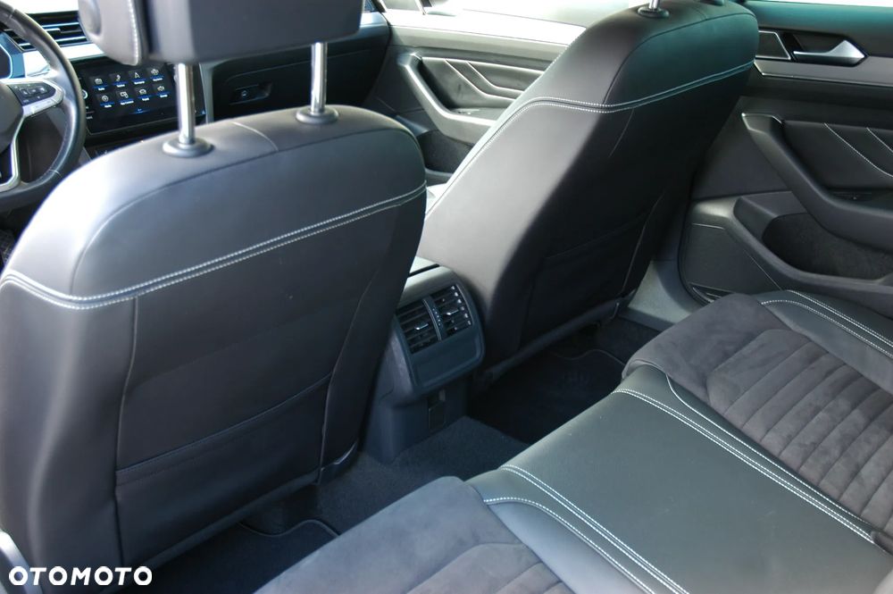 Volkswagen Passat - 16