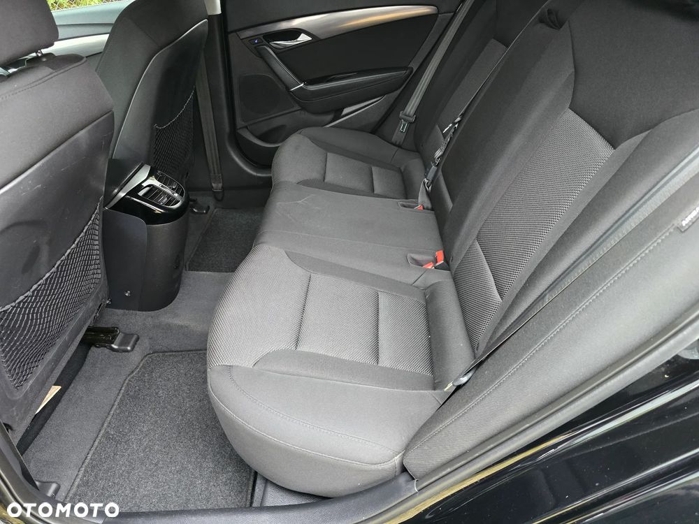 Hyundai i40 1.7 CRDi Comfort + - 26