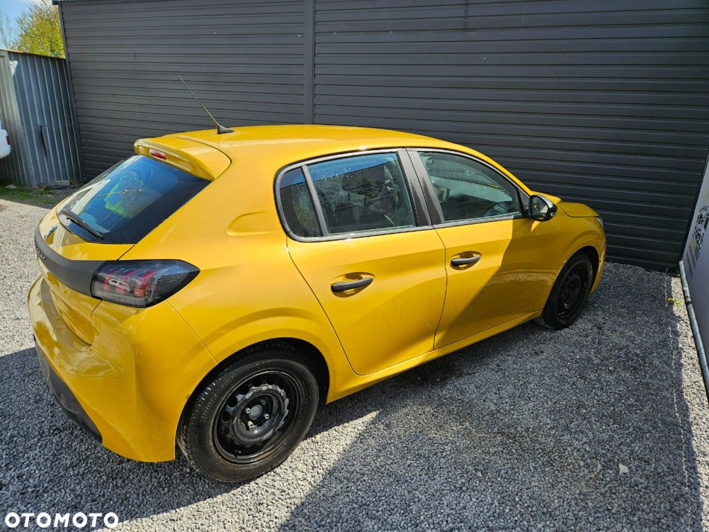Peugeot 208 - 13