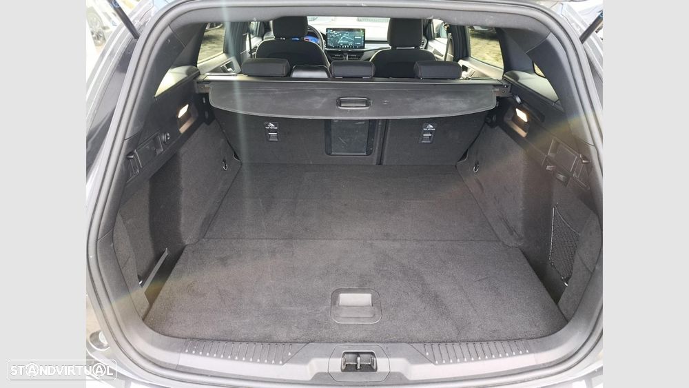 Ford Focus SW 1.0 EcoBoost MHEV ST-Line X - 33