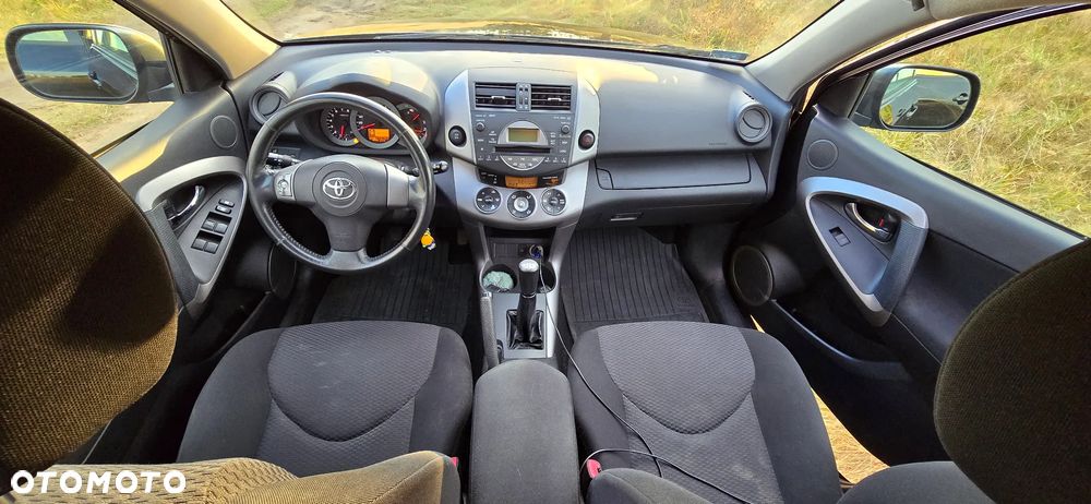 Toyota RAV4 - 25