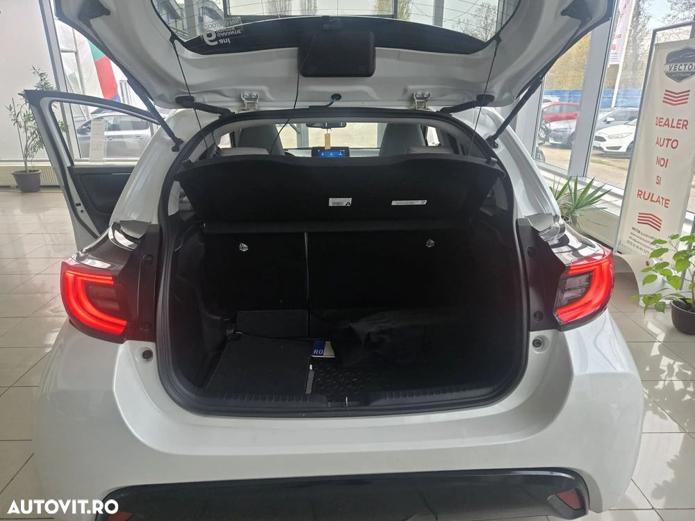 Toyota Yaris 1.5 VVT-i HSD Exclusive Elegant - 16