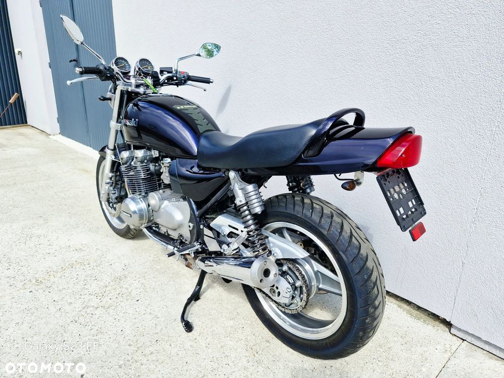 Kawasaki Zephyr - 30
