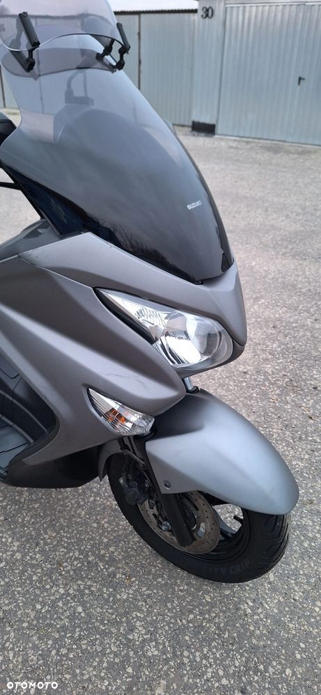 Suzuki Burgman - 22