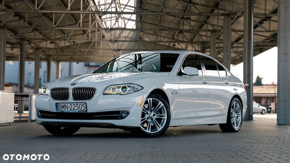 BMW Seria 5 528i - 1