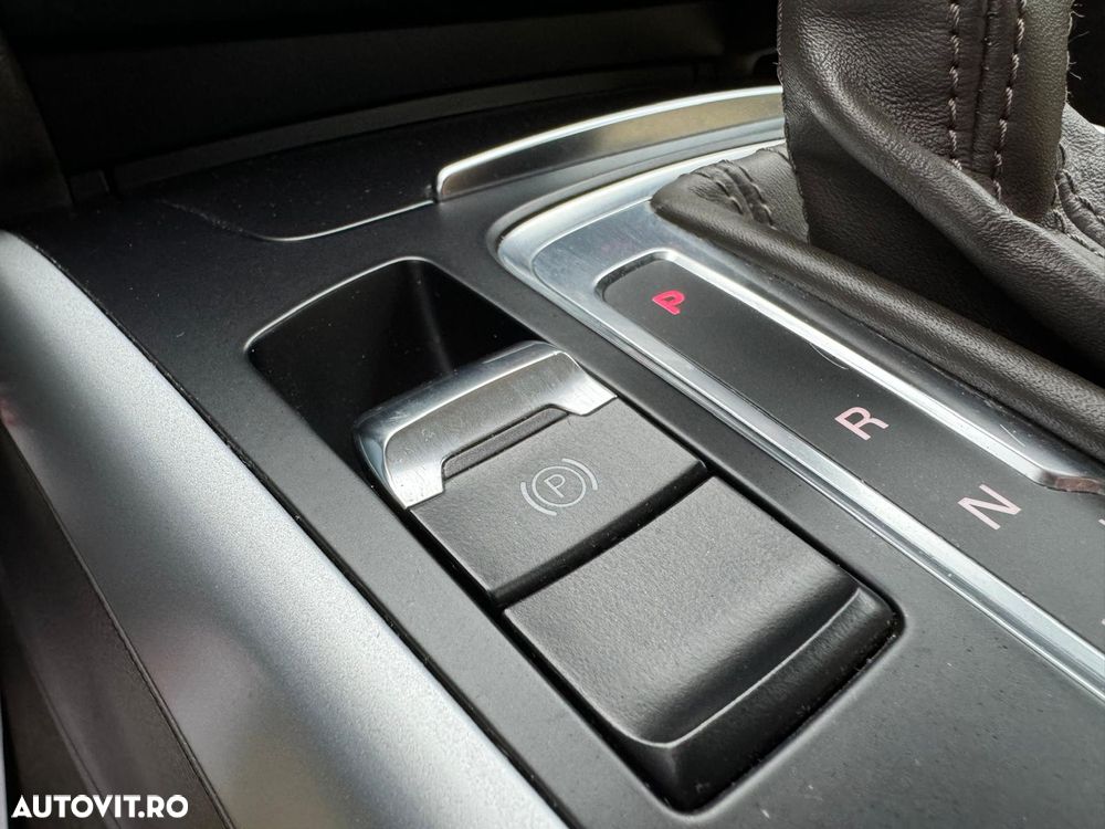 Audi A4 Limuzina 2.0 TDI DPF multitronic Attraction - 25