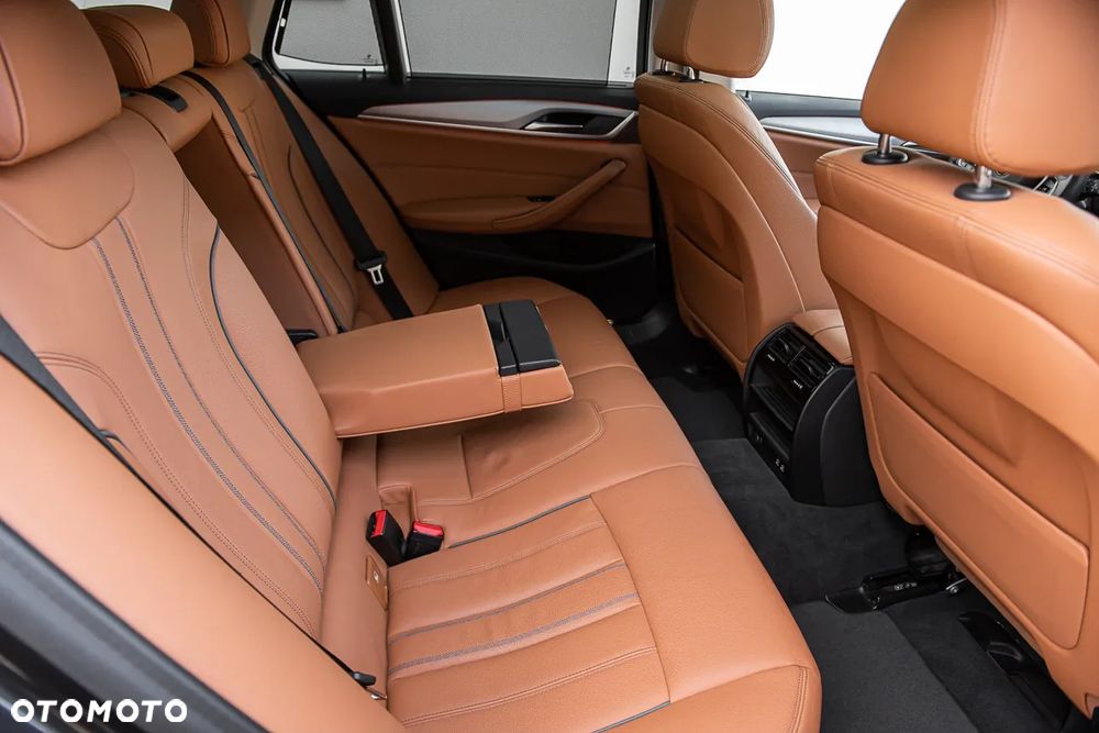 BMW Seria 5 - 32