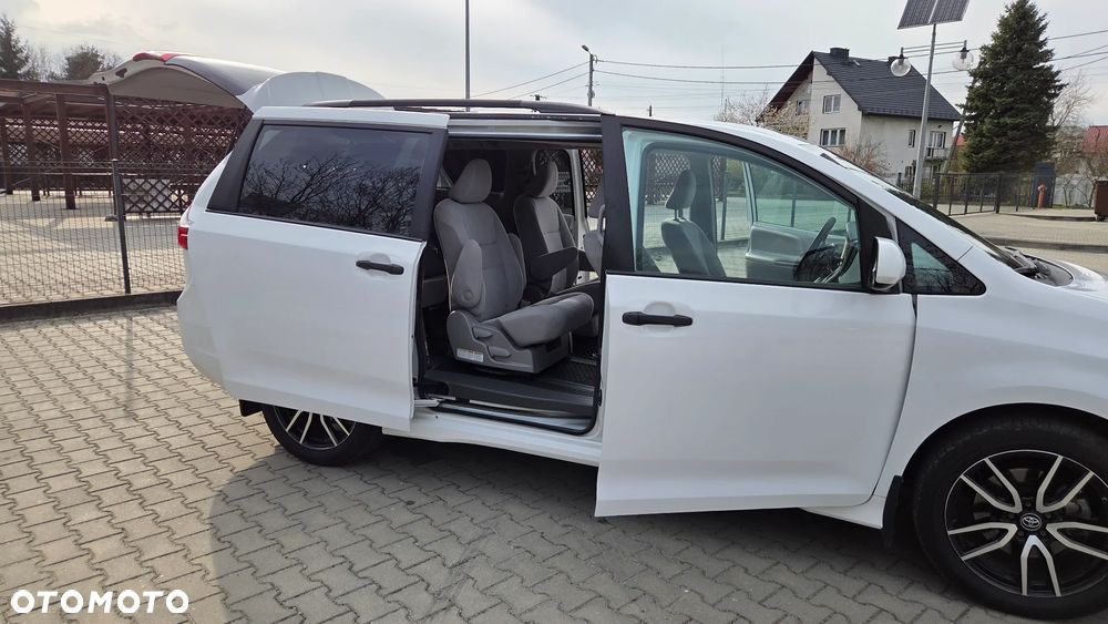 Toyota Sienna - 29