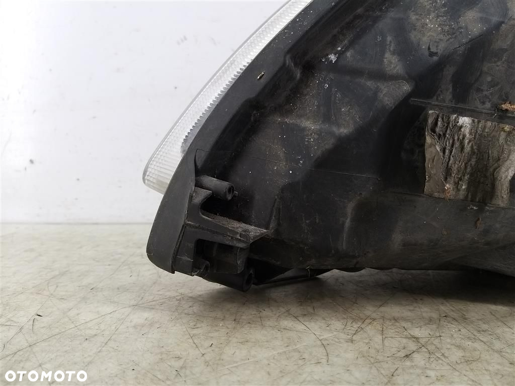 Reflektor lampa przód prawa Skoda Fabia II 1.6TDI LIFT 2010–2014 HELLA - 4