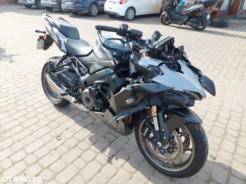Suzuki GSX 1000 - 8