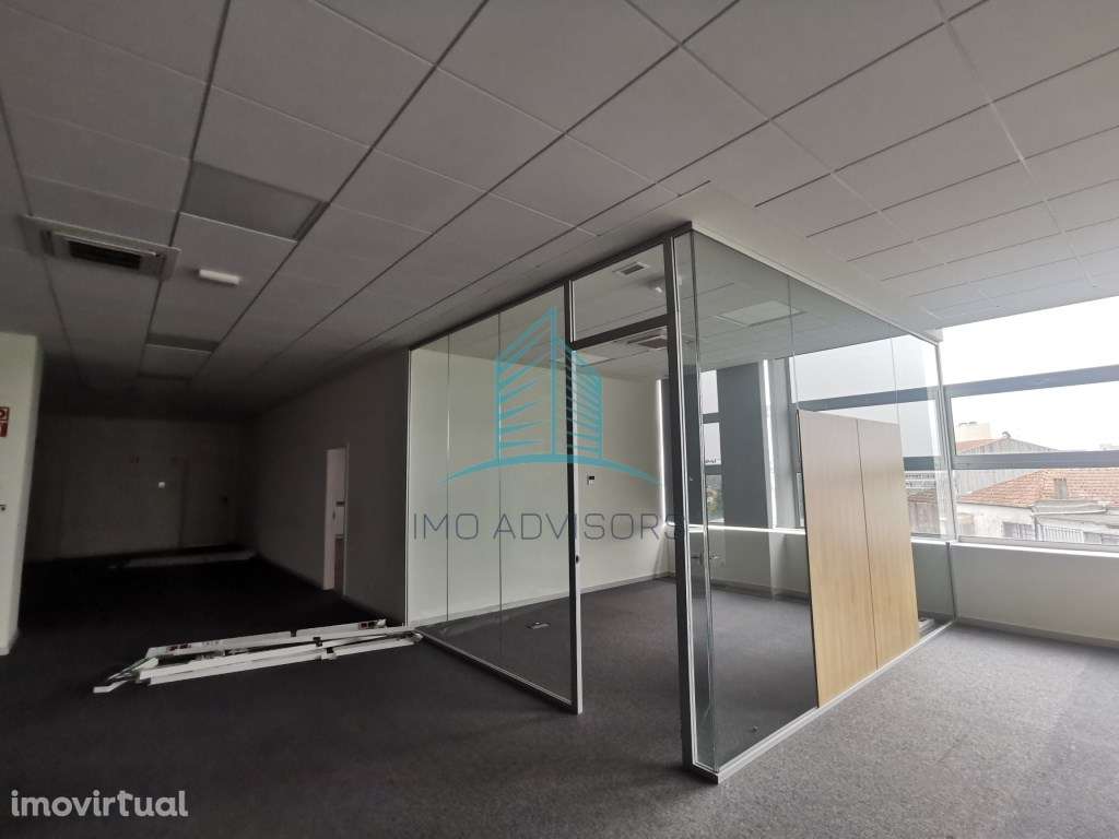 Escritórios com áreas desde 444 m2, junto à Camara Municipal da Maia. - Grande imagem: 5/15