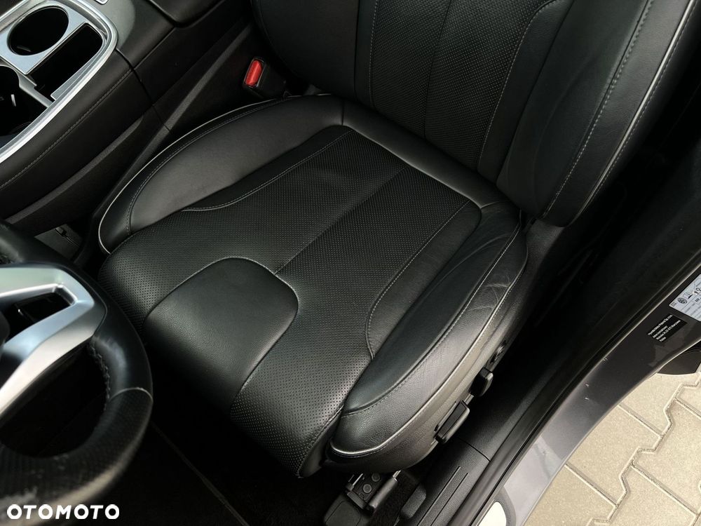 Hyundai Santa Fe - 13