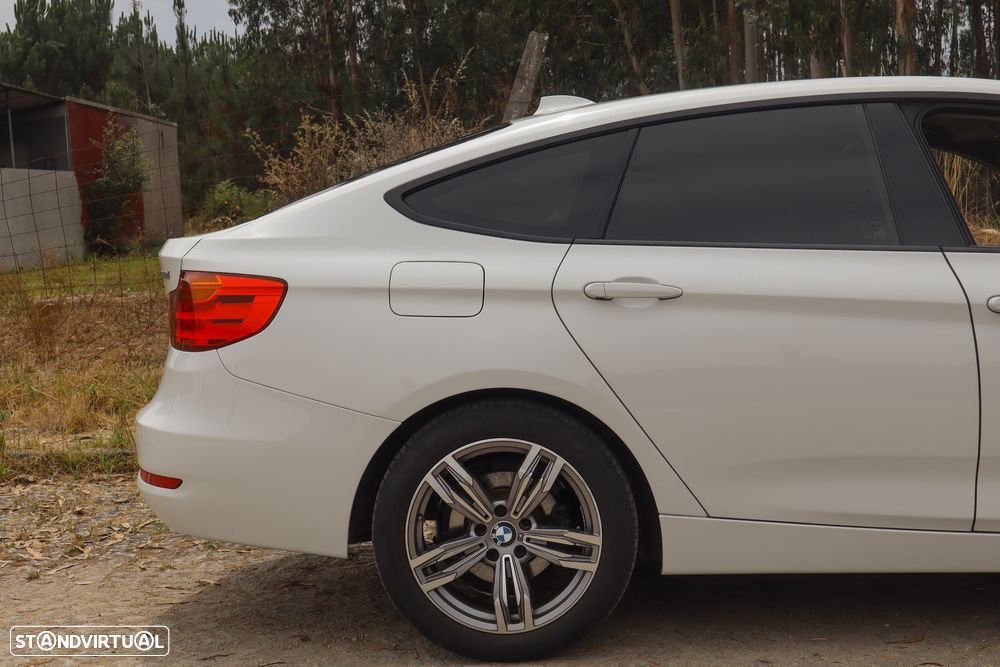 BMW 320 d xDrive Sport Line — fotografia 5