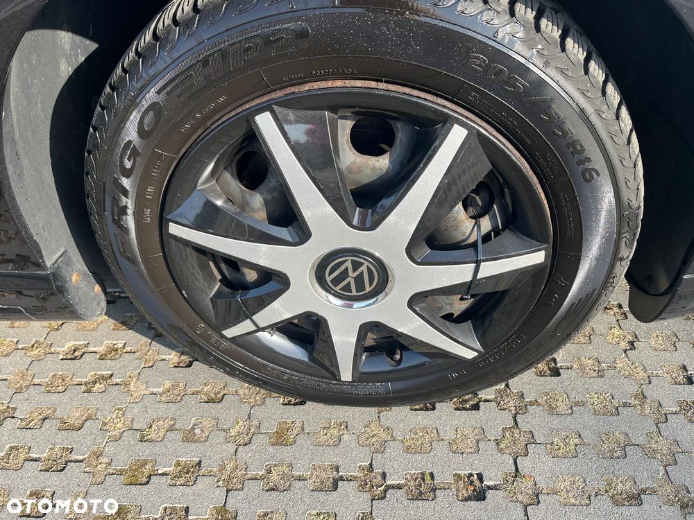 Volkswagen Passat 2.0 TDI DPF Highline - 13