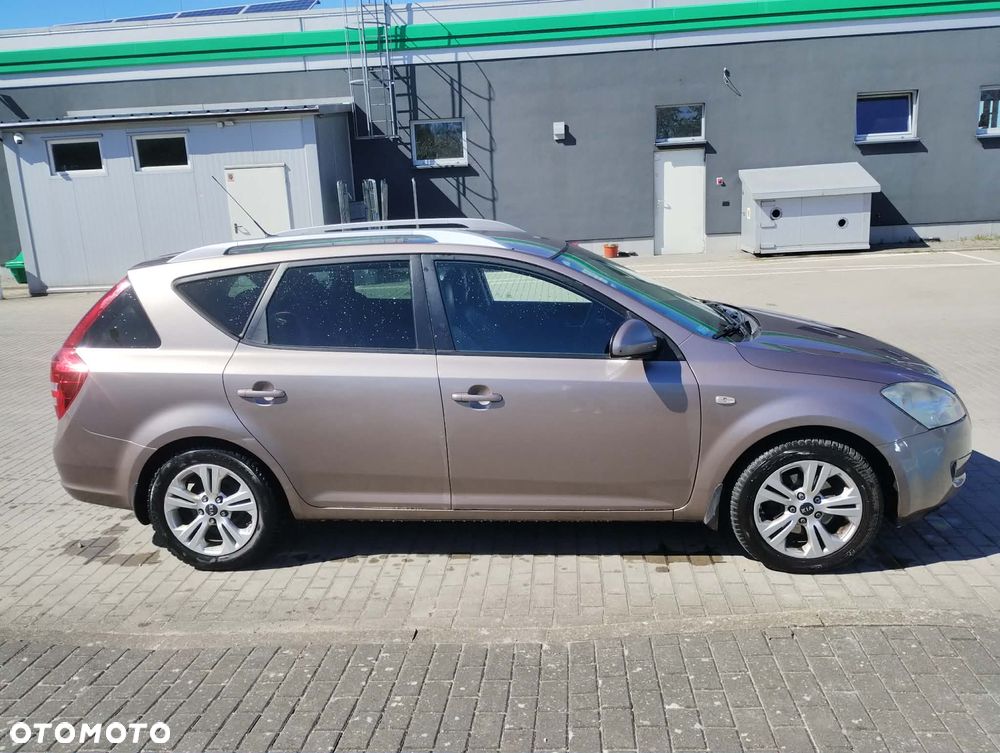 Kia Ceed 1.6 Crdi Comfort - 4