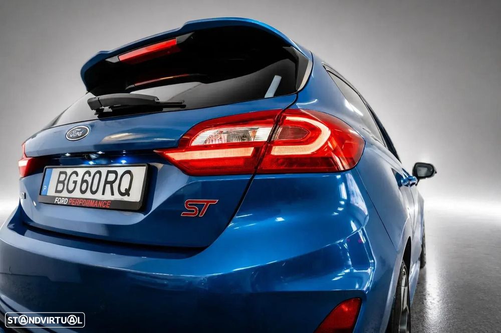 Ford Fiesta 1.5 EcoBoost S&S c/ Pack Pele Exclusiva ST - 8