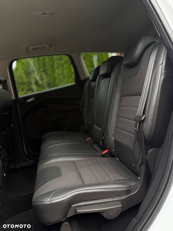 Ford Kuga 2.0 TDCi 4x4 Titanium - 28