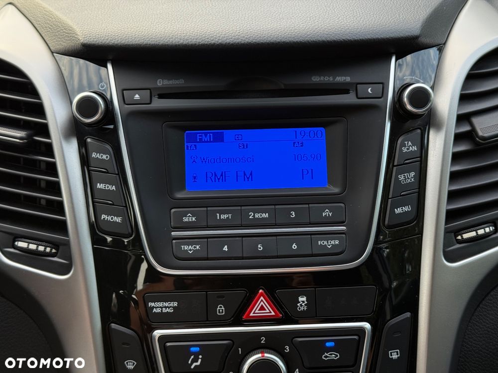 Hyundai i30 blue Kombi 1.4 YES Gold - 20