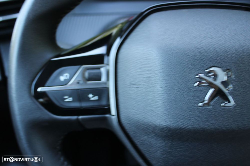 Peugeot 208 1.2 PureTech SE Style - 11