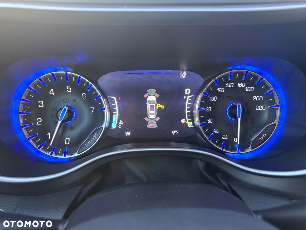 Chrysler Pacifica - 38