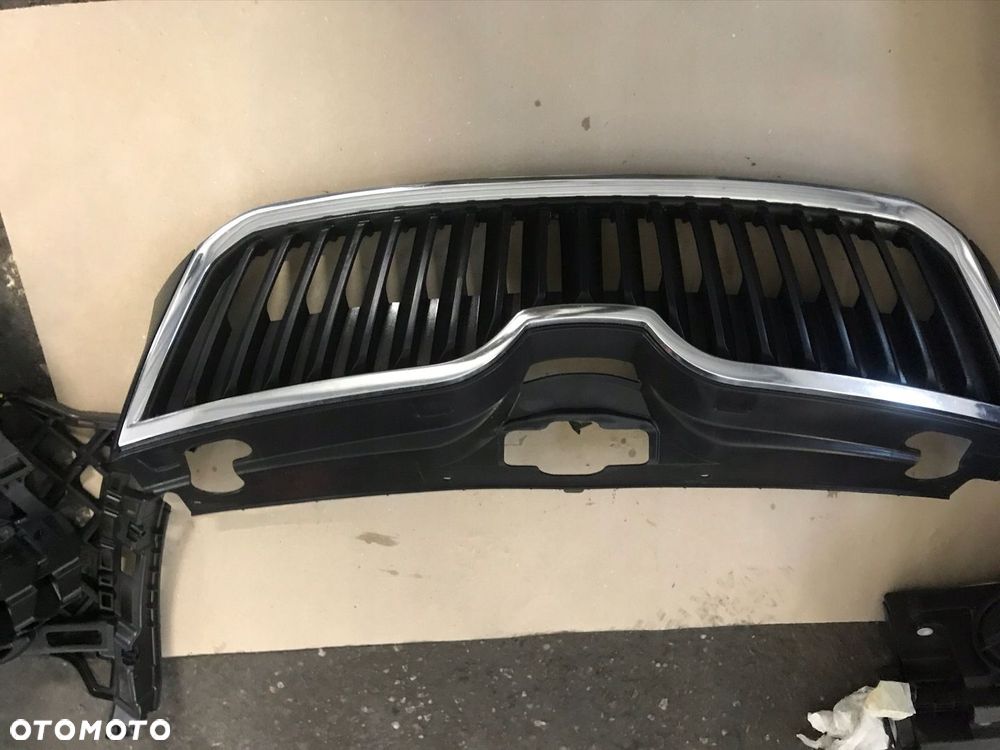 ZDERZAK PRZÓD SKODA OCTAVIA III LIFT 5E0807221N - 10