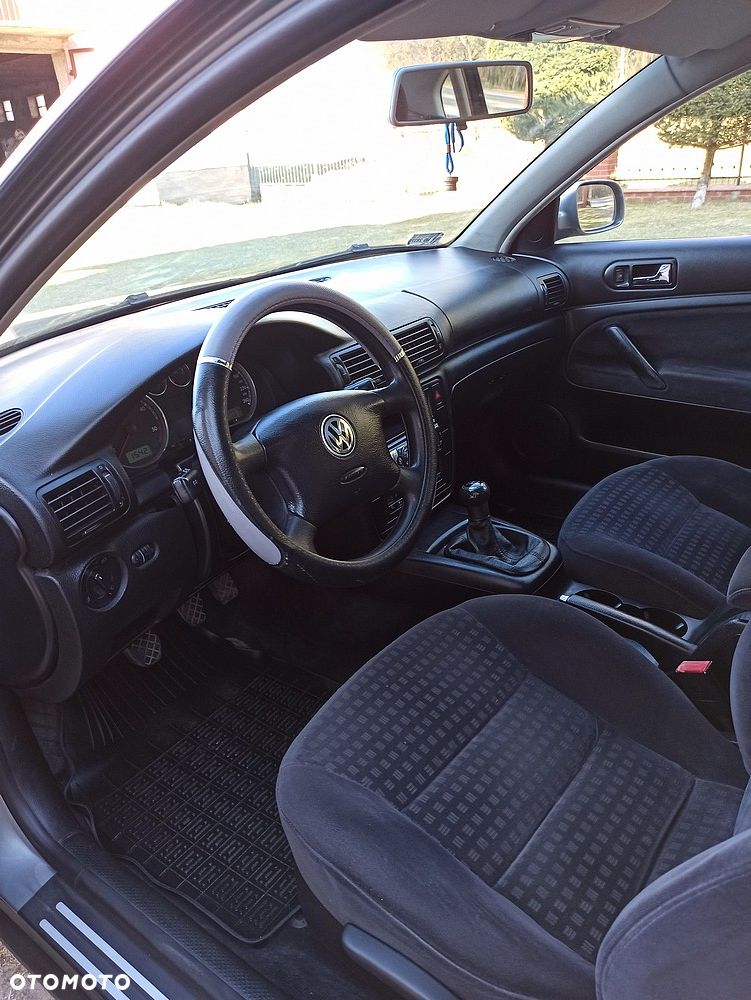 Volkswagen Passat 1.9 TDI Comfortline - 15