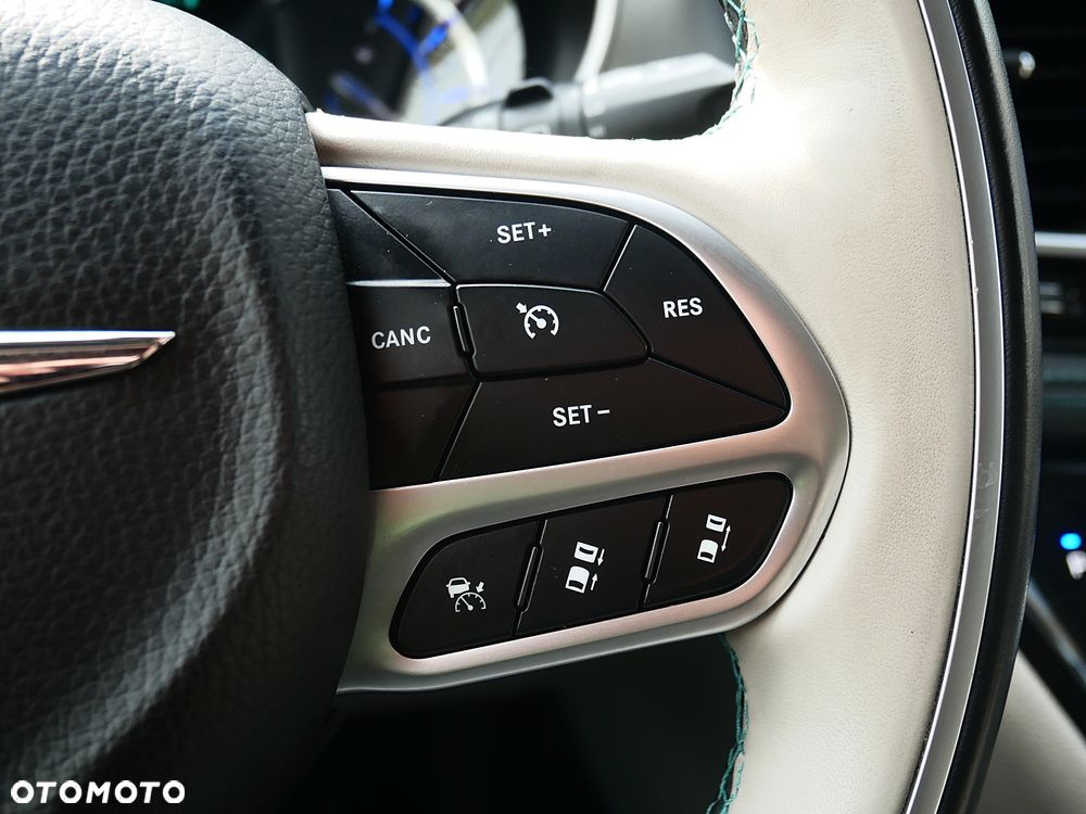 Chrysler Pacifica - 13