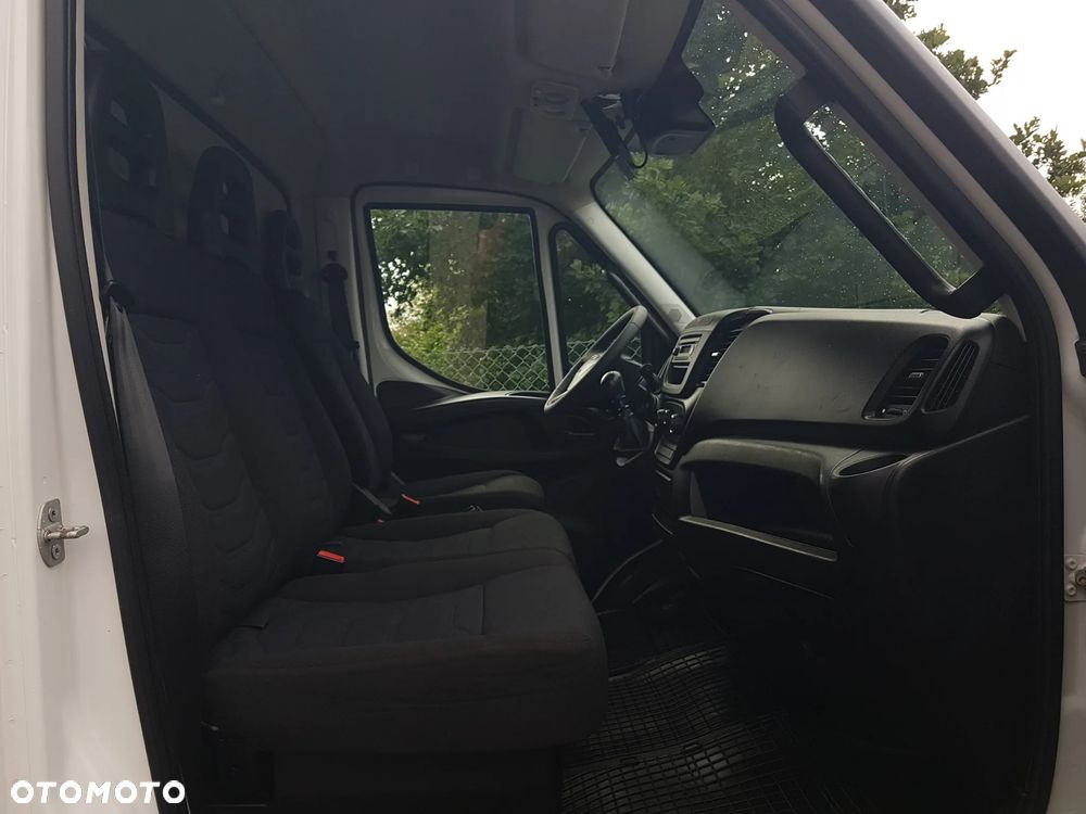 Iveco 70C18 WYWROTKA 3 STRONNA KIPER 3,60x2,2 BLIŹNIAKI 7 TON KLIMA HAK MANUAL 6-BIEGÓW - 23