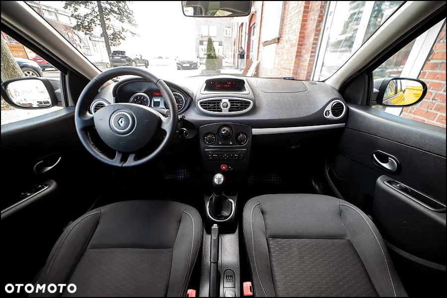 Renault Clio - 15