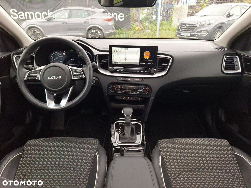 Kia XCeed 1.5 T-GDI Business Line DCT - 35