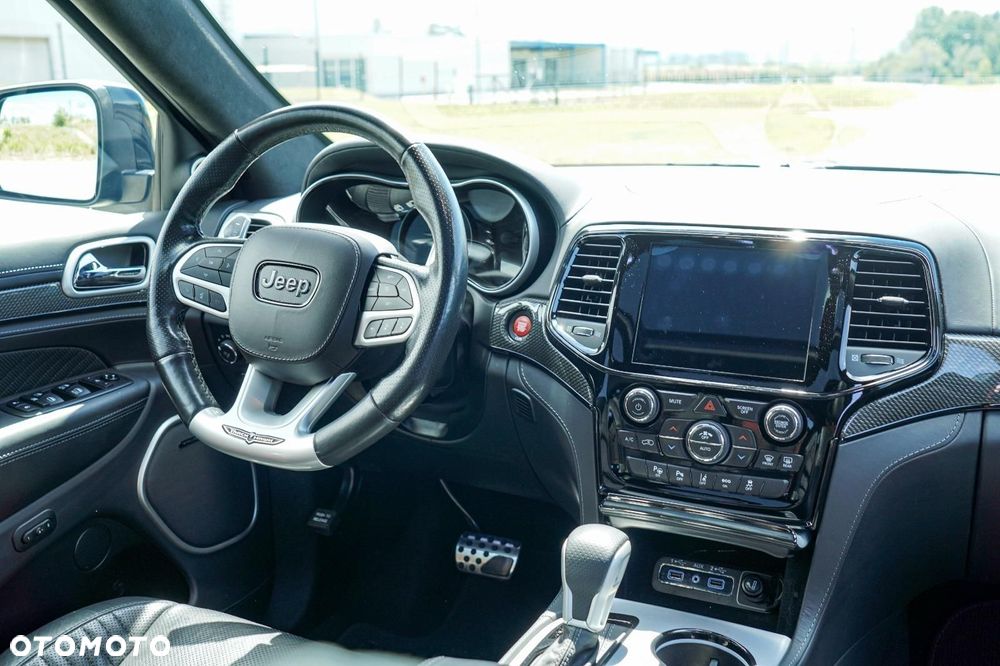Jeep Grand Cherokee - 14