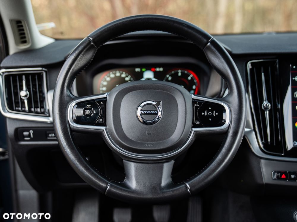 Volvo S90 D3 Momentum - 28