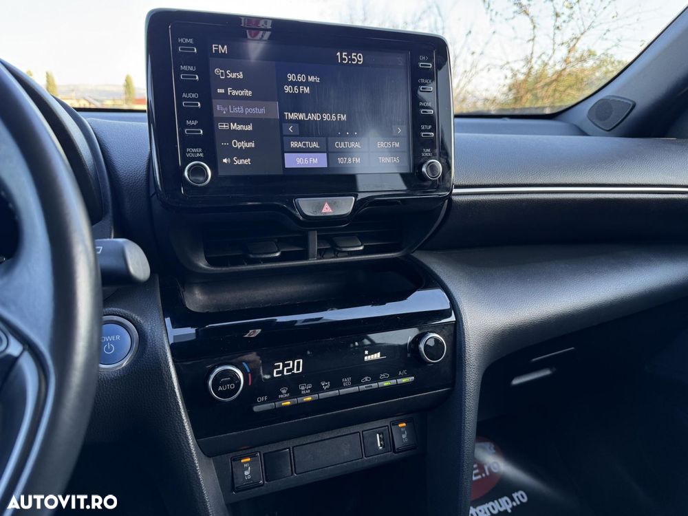 Toyota Yaris Cross - 12