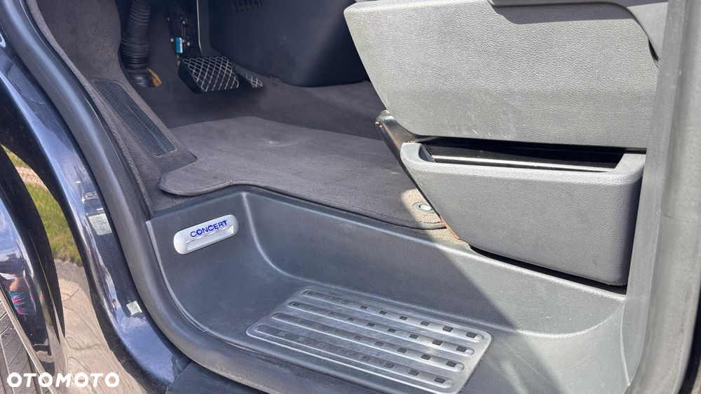 Volkswagen Multivan - 24