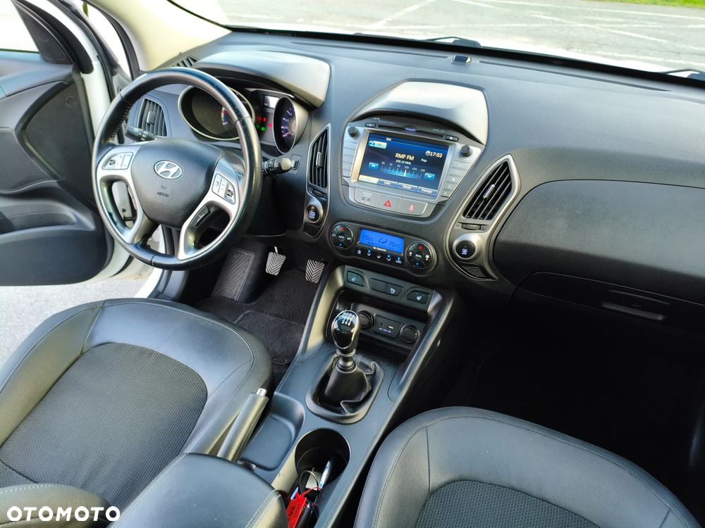 Hyundai ix35 1.7 CRDi 2WD blue Style - 29
