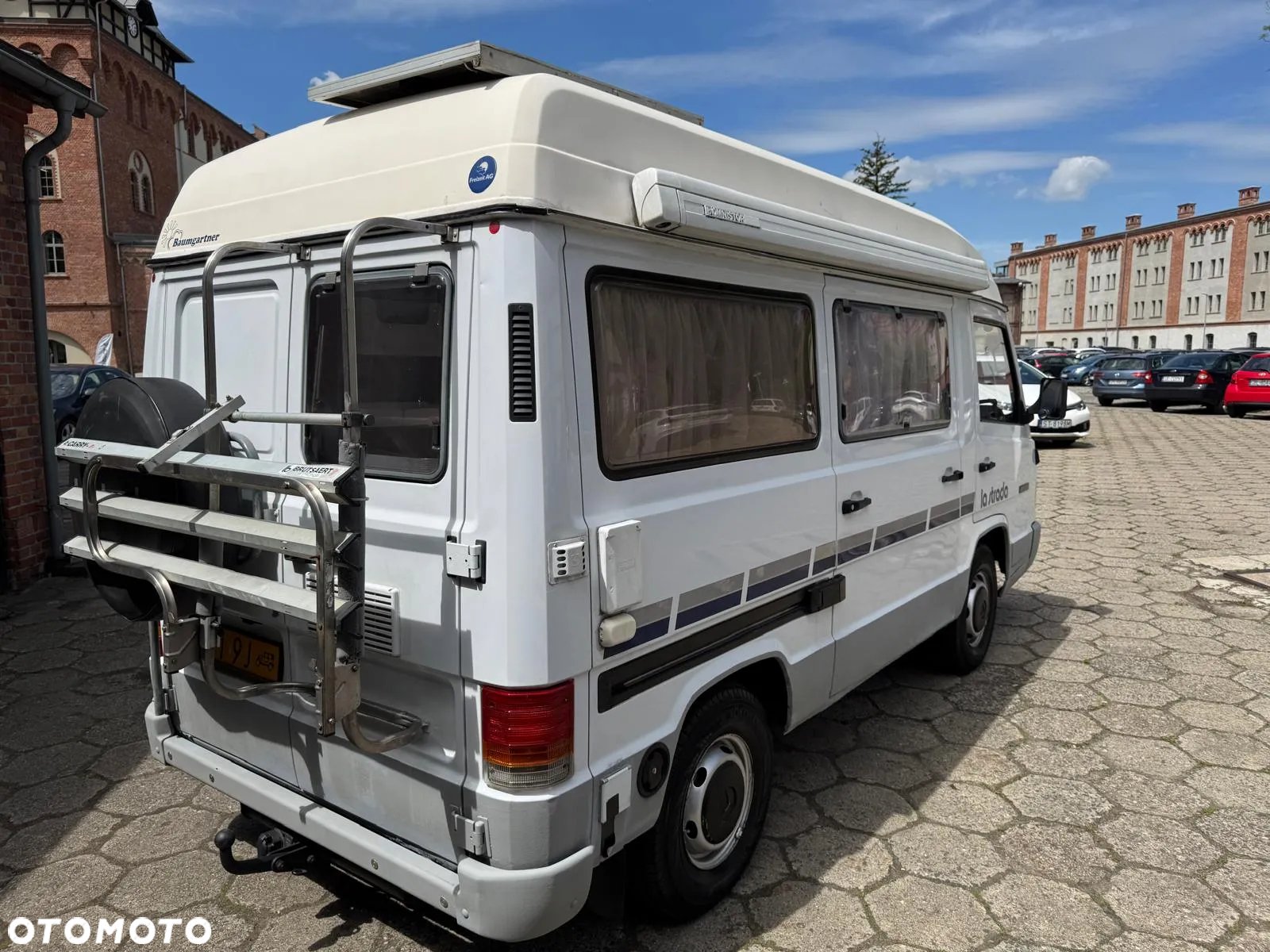 Mercedes-Benz MB 100 - 10