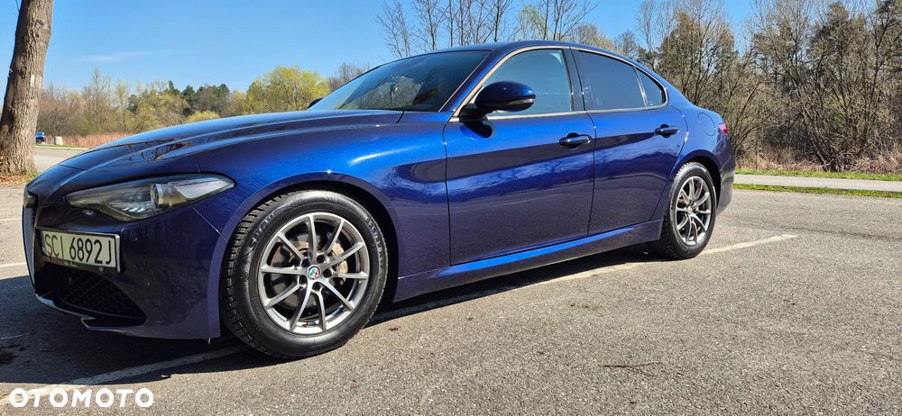 Alfa Romeo Giulia 2.2 AT8 - 2