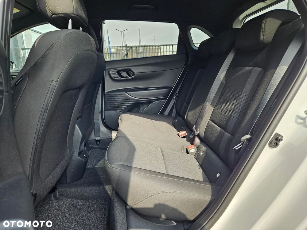 Hyundai i20 1.0 T-GDi Modern Black DCT - 11