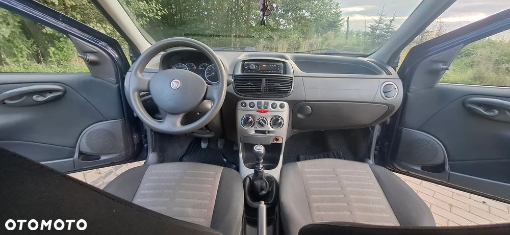 Fiat Punto - 8